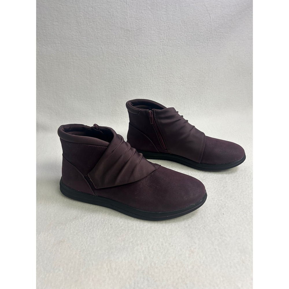 Comfort Casual Clarks Womens 8.5 Burgundy Cloudsteppers Ruched Ankle Boots
